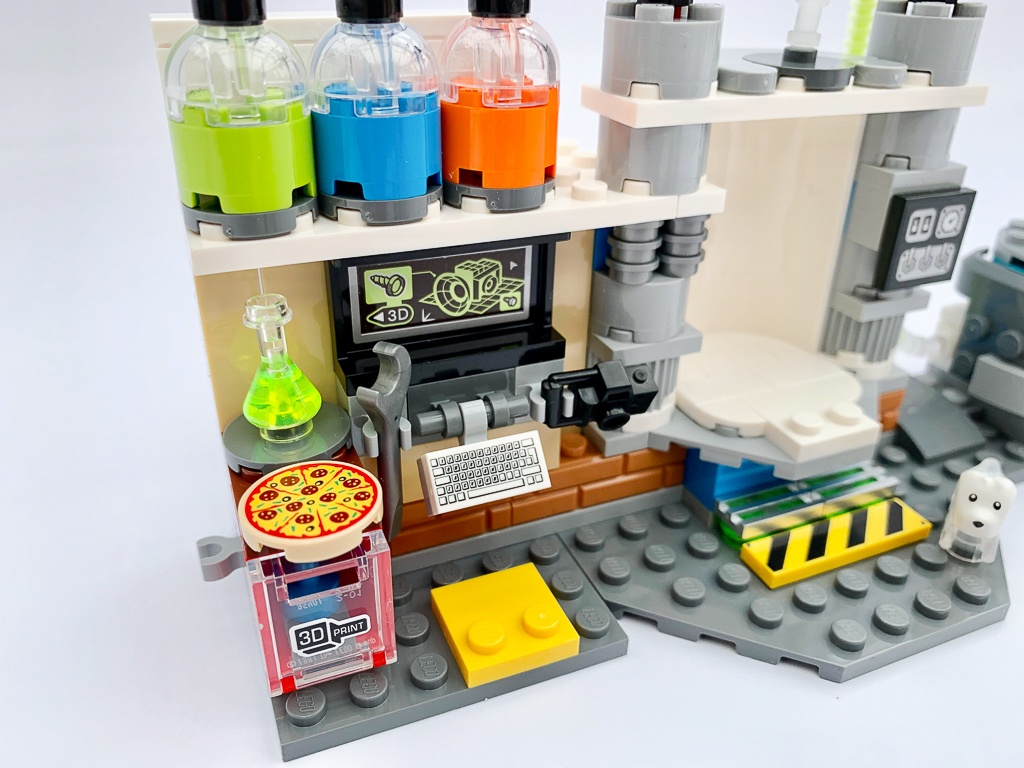 LEGO Hidden Side 70418 JBs Ghost Lab 1