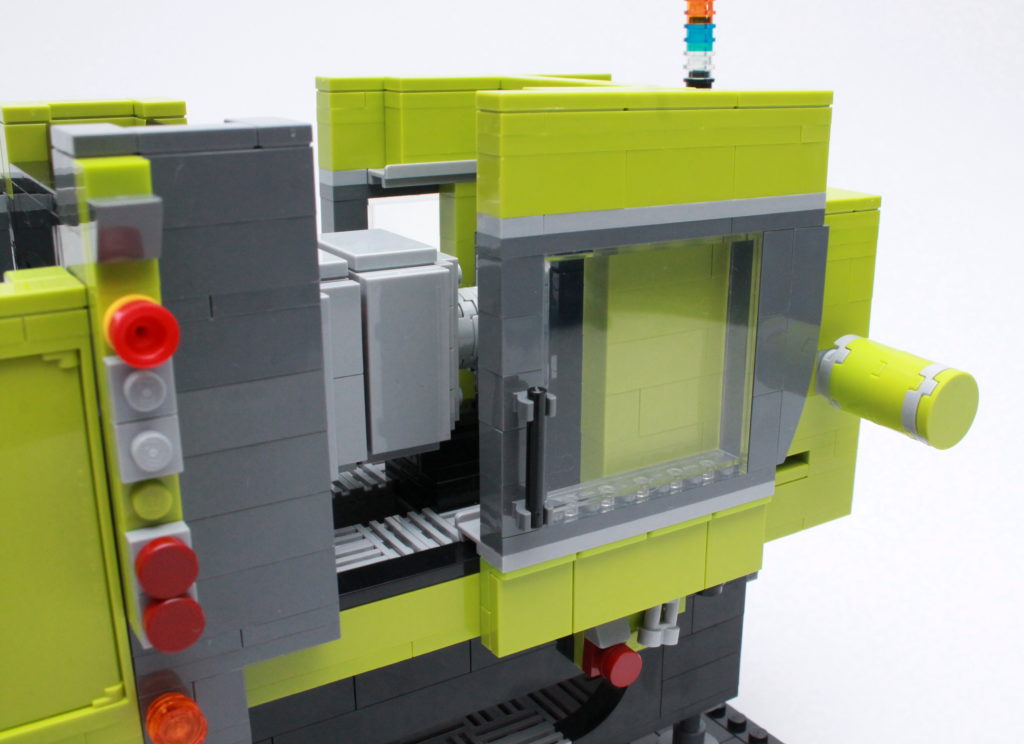 LEGO House 40502 The Brick Moulding Machine review 10