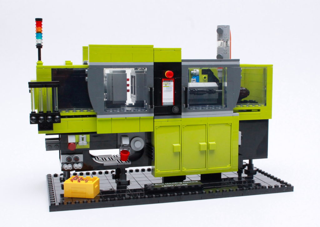 LEGO House 40502 The Brick Moulding Machine review 14