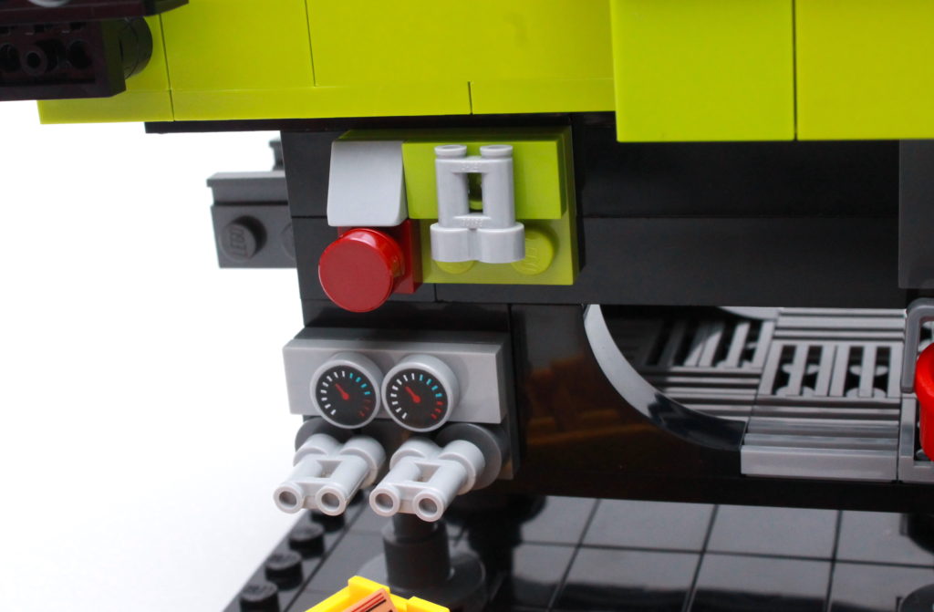LEGO House 40502 The Brick Moulding Machine review 15