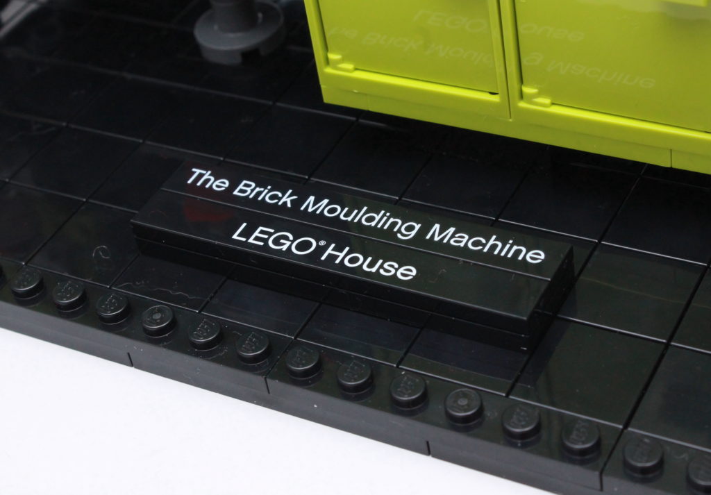 LEGO House 40502 The Brick Moulding Machine review 3
