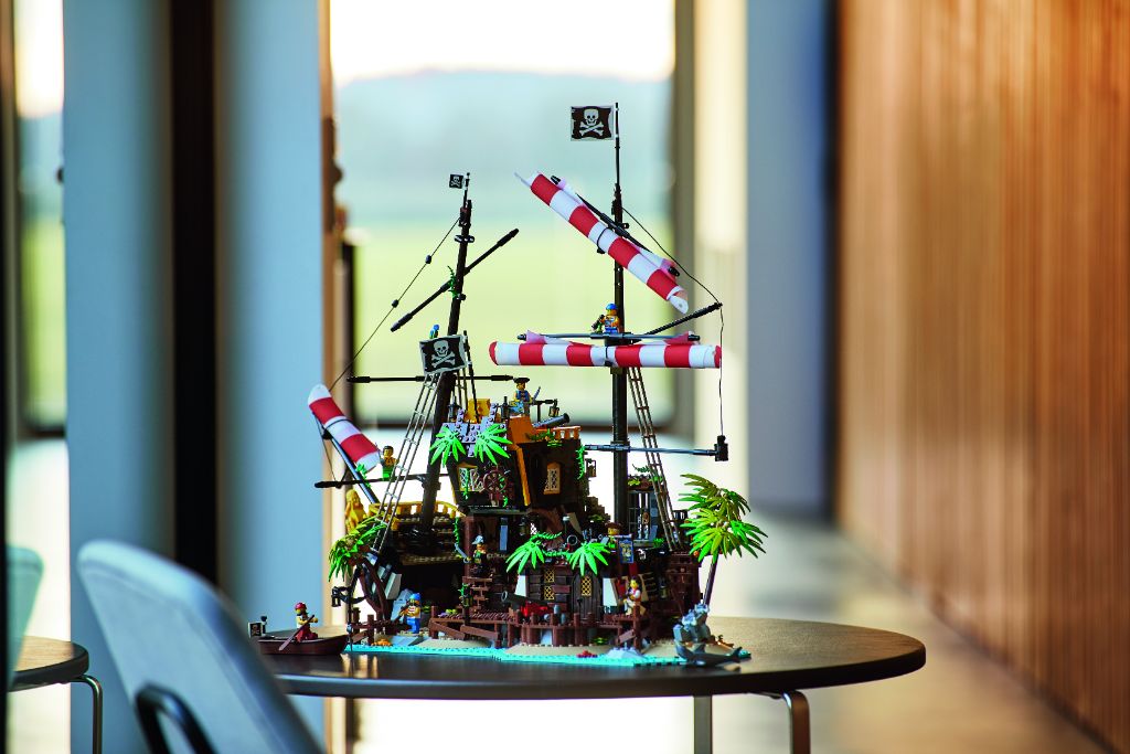 LEGO Ideas 21322 Fluch der Barracuda Bay