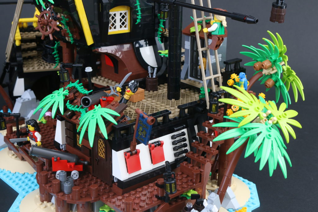 LEGO Ideas 21322 Pirates of Barracuda Bay review 13
