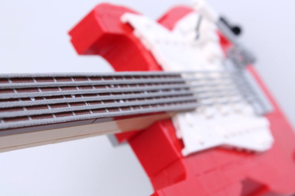 LEGO Ideas 21329 Recensione Fender Stratocaster 45