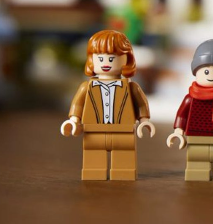 LEGO Ideas 21330 Home Alone Kate