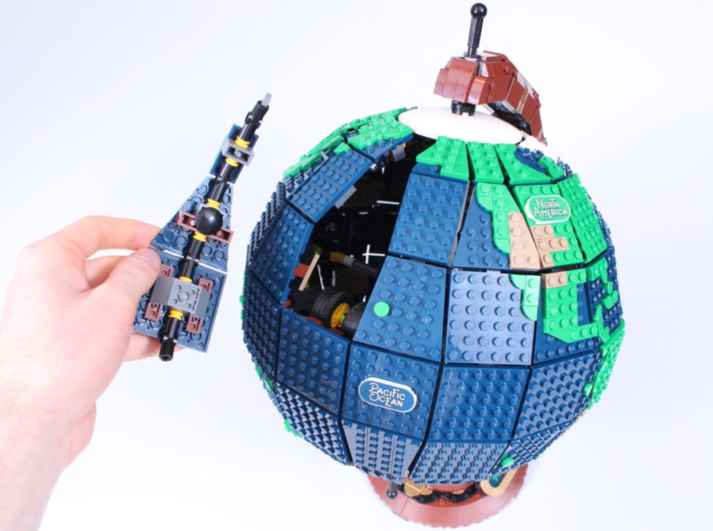 LEGO Ideas 21332 The Globe review 28