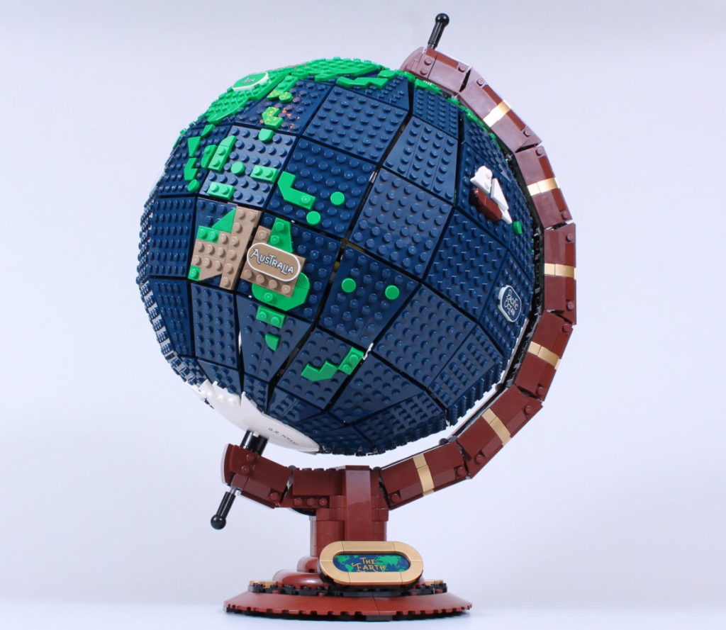 LEGO explique enfin le jeu de couleurs vives de la carte du monde 31203