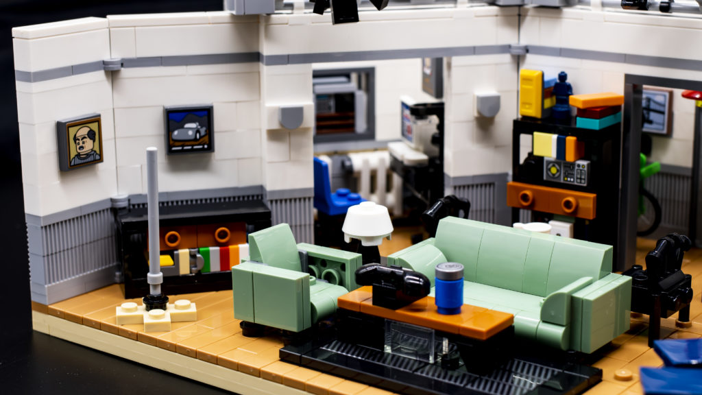 LEGO Ideas 21338 Seinfeld 4