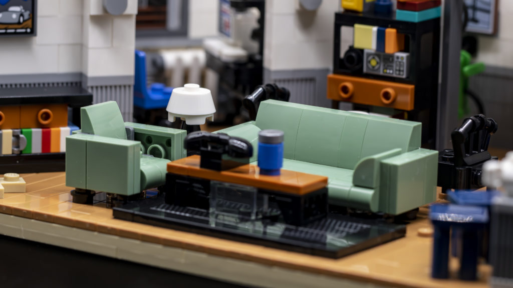 LEGO Ideas 21338 Seinfeld 42