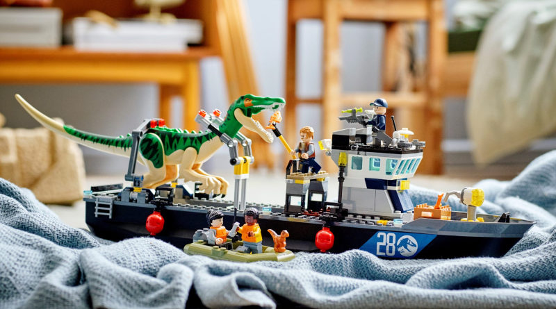 LEGO Jurassic World 76942 Baryonyx Boat Escape lifestyle featured