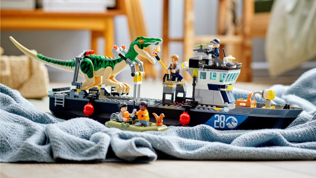 LEGO Jurassic World 76942 Baryonyx Dinosaur Boat Escape ridimensionato lifestyle 1 in primo piano