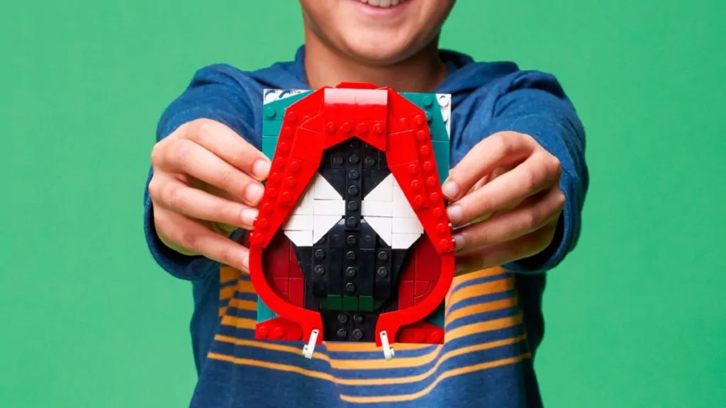 LEGO Marvel Brick Sketches 40536 Miles Morales Lifestyle featured 4
