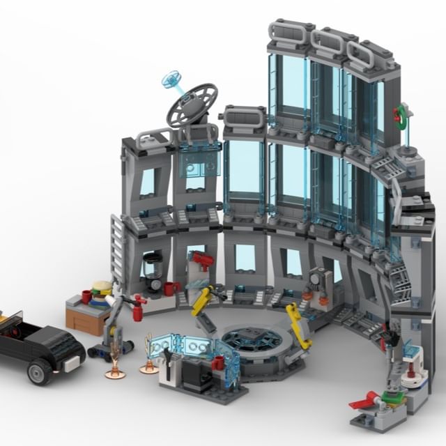 LEGO Marvel Hall of Armour combination 1