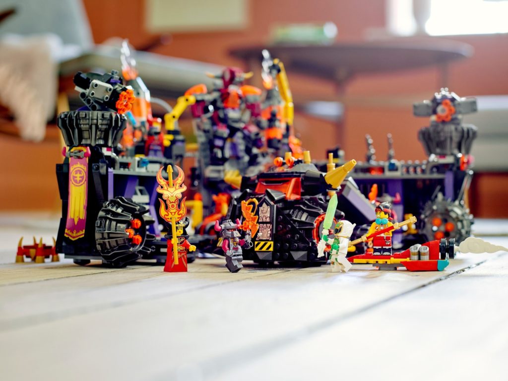 LEGO Monkie Kid 80016 The Flaming Foundry 3