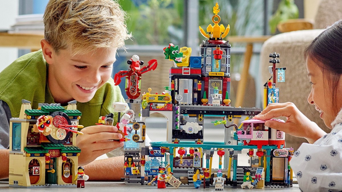 LEGO Monkie Kid 80036 City Of Lanterns Lifestyle 2 Featured