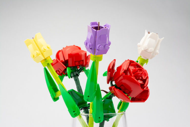 LEGO Iconic 40460 Roses review, photos and gallery
