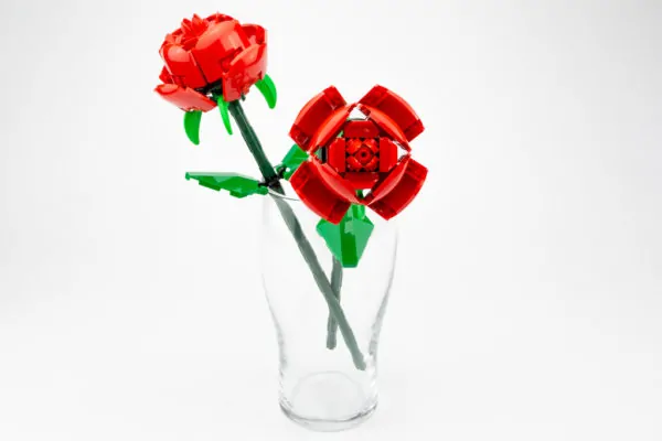 LEGO Iconic 40460 Roses review, photos and gallery