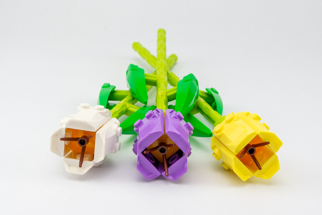 LEGO Review Tulips 1