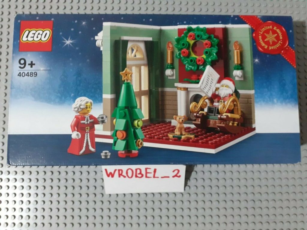 LEGO Seasonal 40489 Mr. and Mrs. Clauss Living Room 1