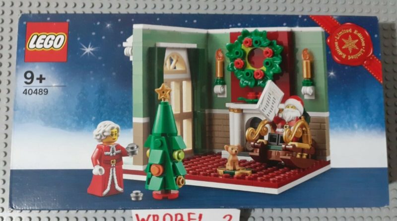 LEGO Seasonal 40489 Mr. and Mrs. Clauss Living Room featured 1