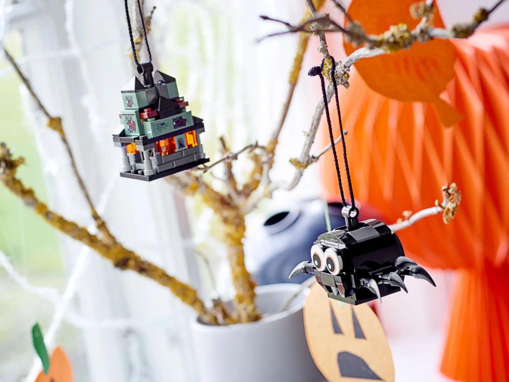 LEGO Seasonal 40493 Spider Haunted House Pack 3