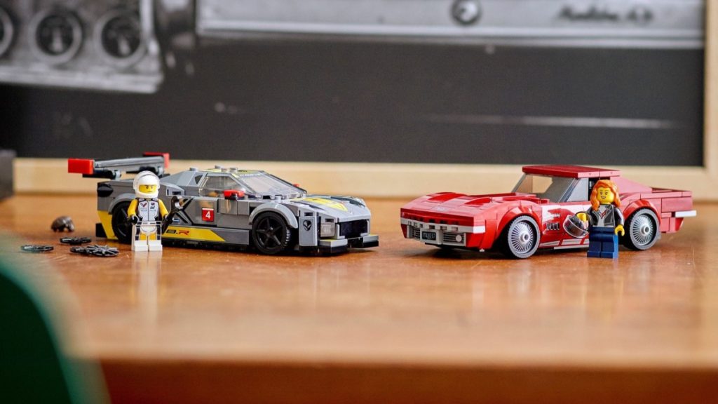LEGO Speed Champions 76903 Chevrolet Corvette C8.R Race Car და 1968 Chevrolet Corvette გამორჩეული
