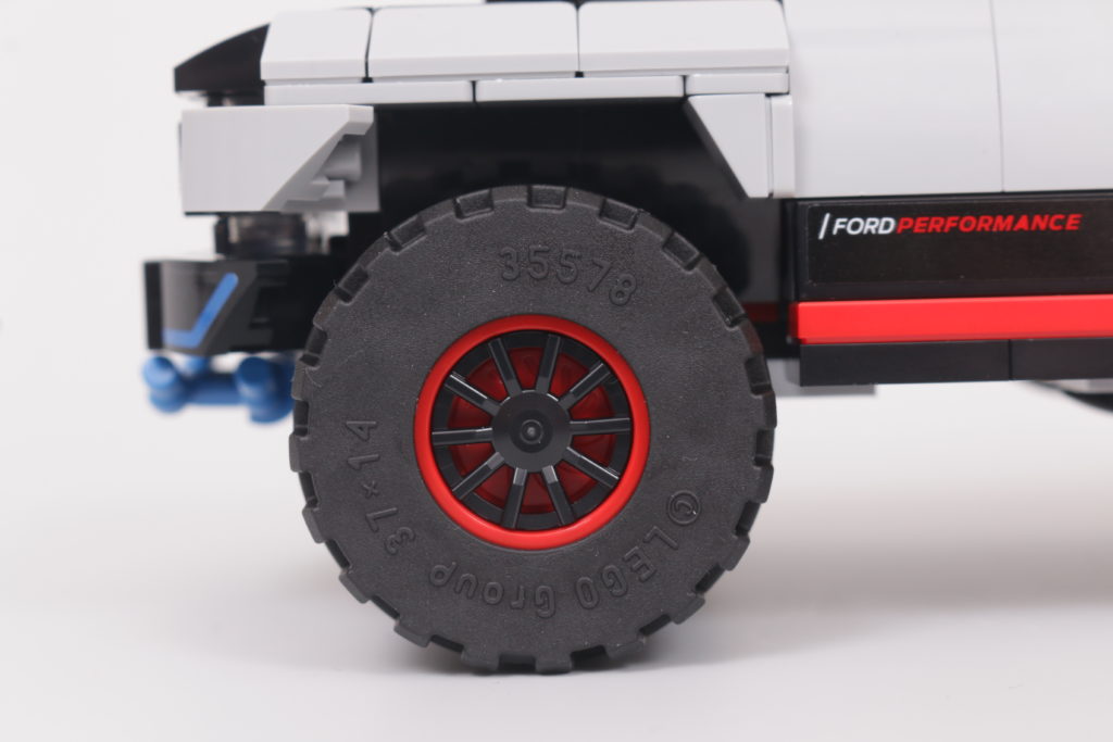 LEGO Speed Champions Recensione della Ford GT Heritage Edition e della Bronco R (codice 30)