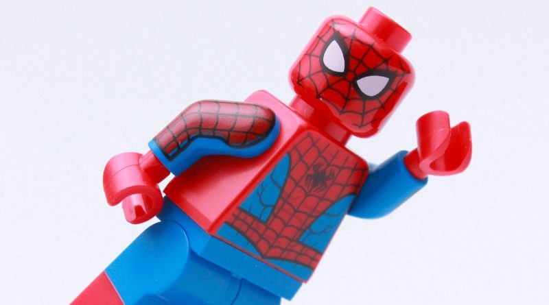 LEGO Spider Man 2021 presenta patas moldeadas dobles