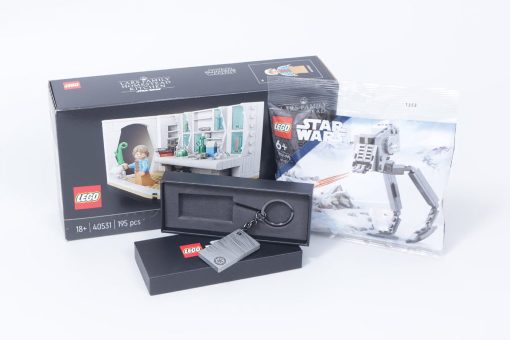 LEGO Star Wars 40531 Lars Family Homestead Kitchen 5007403 The Mandalorian Beskar Keyring 30495 AT ST gift with purchase review 1