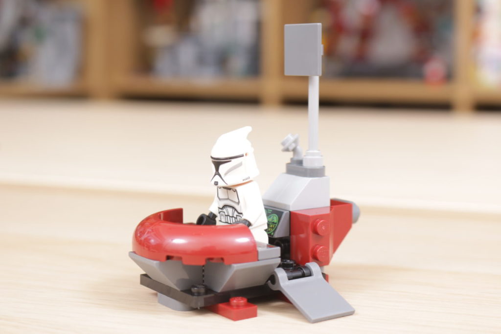 LEGO Star Wars 40558 Clone Trooper Command Station review 13