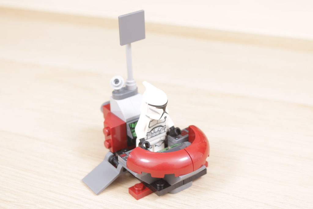 LEGO Star Wars 40558 Clone Trooper Command Station review 15