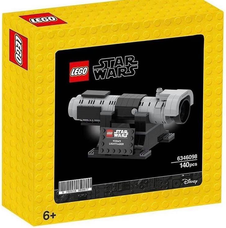 LEGO Star Wars 5006290 Yodas Lightsaber 2