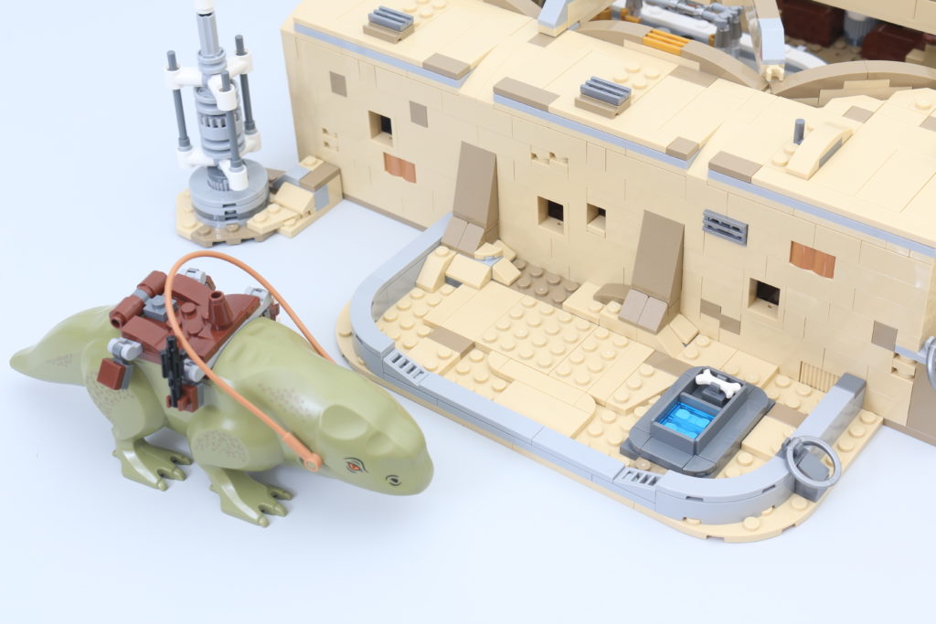 LEGO Star Wars 75290 Mos Eisley Cantina review 38