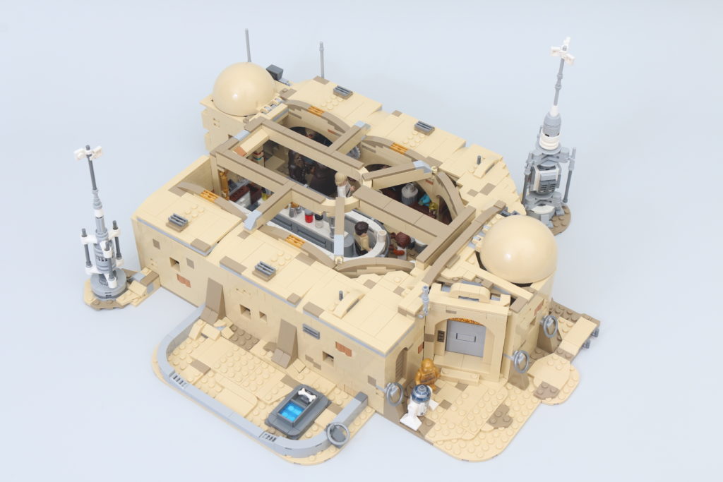 LEGO Star Wars 75290 Mos Eisley Cantina review 74