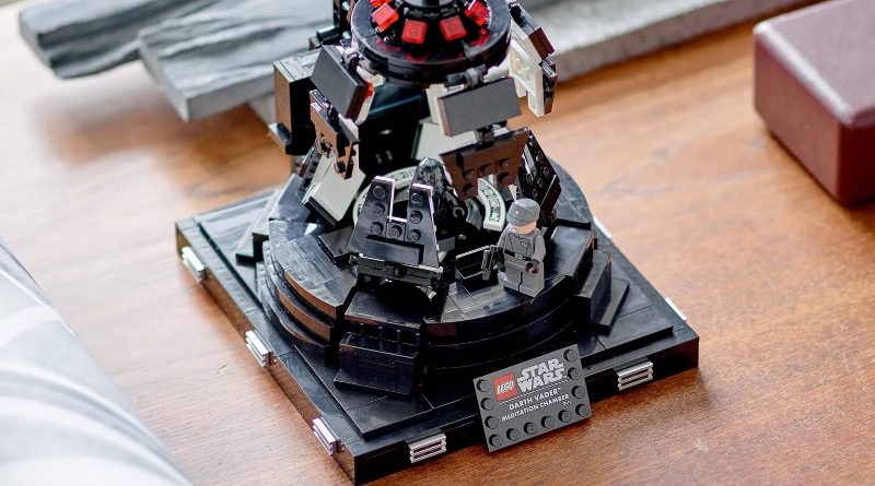 LEGO Star Wars 75296 Darth Vader Meditation Chamber featured 2