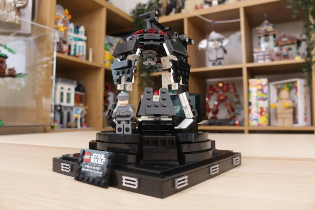LEGO Star Wars 75296 Darth Vader Meditation Chamber review 7
