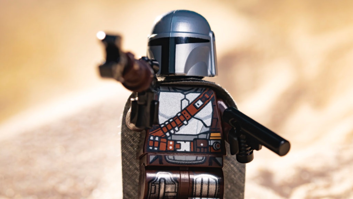 LEGO Star Wars 75299 Trouble On Tatooine Mandalorian Minifigure Featured