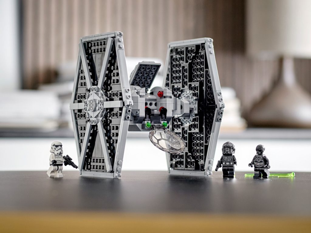 LEGO Star Wars 75300 Imperial TIE Fighter 5
