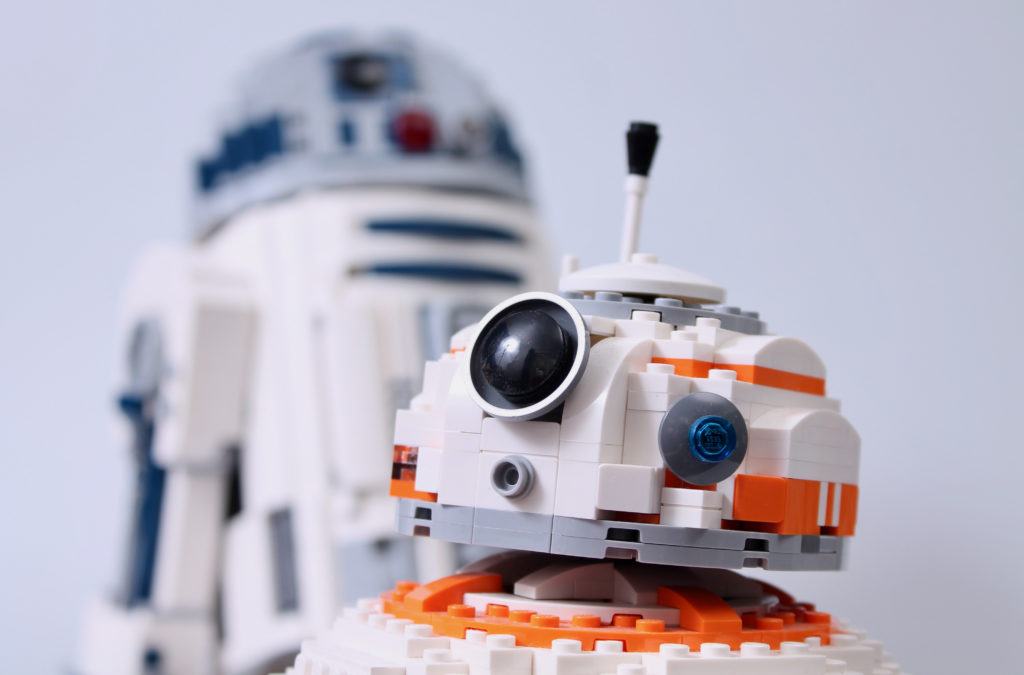 LEGO Star Wars 75308 R2 D2 75187 BB 8 comparison 10