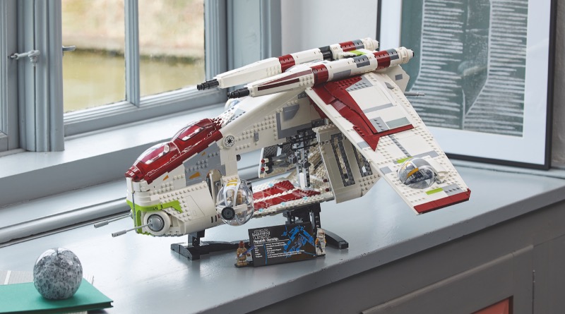 LEGO Star Wars 75309 Republic Gunship featured 7