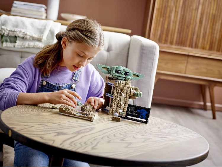 LEGO Star Wars 75318 The Child 14