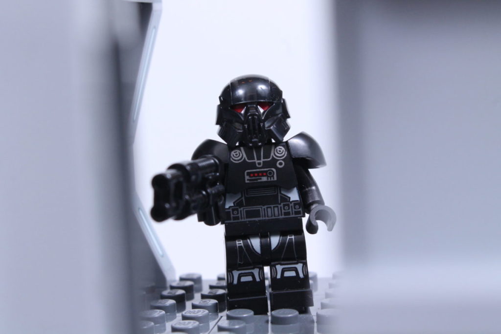 LEGO Star Wars 75324 Dark Trooper Attack review 28