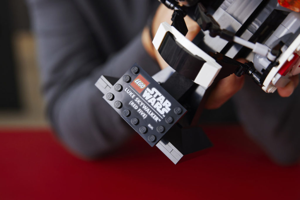 LEGO Star Wars 75327 Luke Skywalker Red Five Helmet 6 1024x683