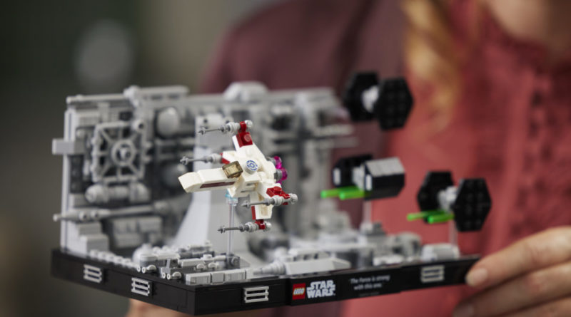 LEGO Star Wars 75329 Death Star Trench Run diorama set 03
