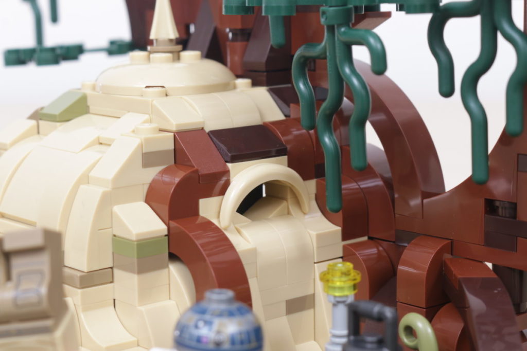 LEGO Star Wars 75330 Dagobah Jedi Training review 8