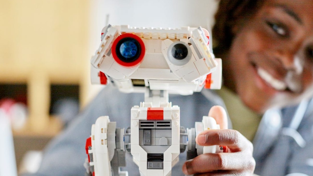 LEGO Star Wars designers comment on Star Wars Jedi: Fallen Order stance