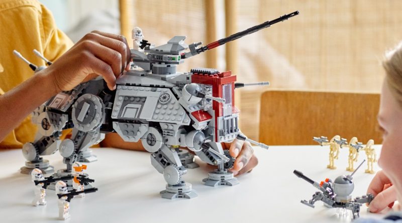 Lego Star Wars 75337 AT TE လူနေမှုပုံစံကို အသားပေးထားသည်။