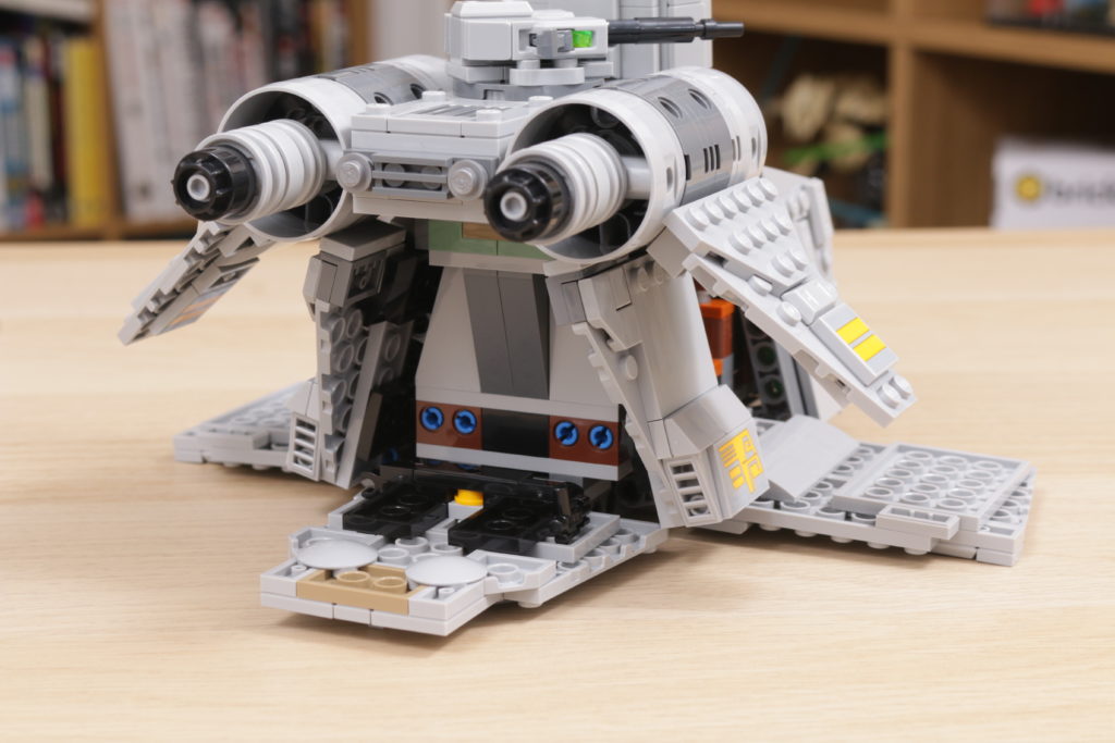 LEGO Star Wars 75338 Ambush on Ferrix review 13
