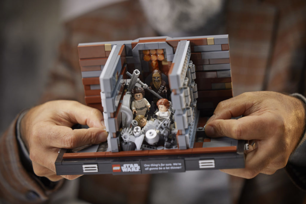 LEGO Star Wars 75339 Death Star Trash Compactor diorama set 04