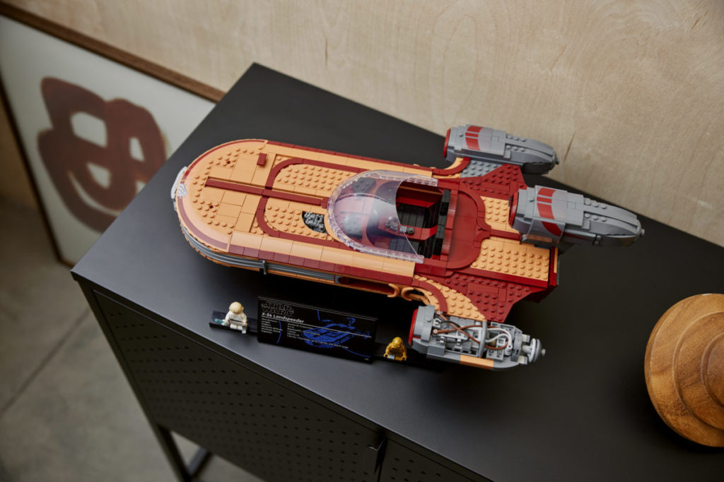 LEGO Star Wars 75341 Luke Skywalkers Landspeeder 14
